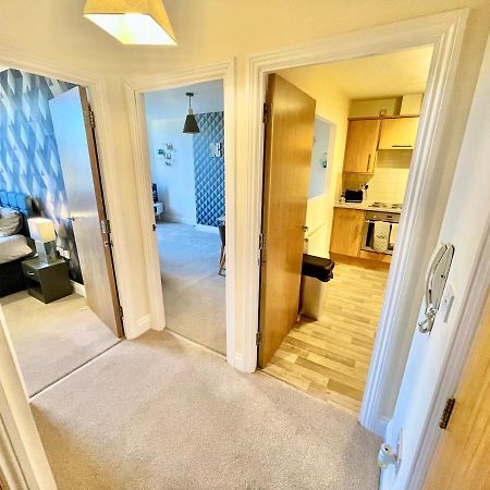 A Stylish Retreat - Super King Bed - Heart Of Town Centre - 5 Mins Stroll To Beach Борнмут Экстерьер фото