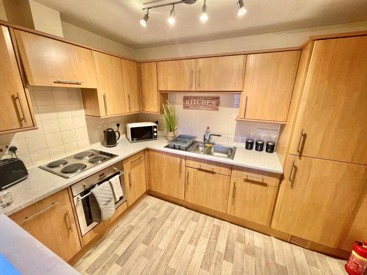 A Stylish Retreat - Super King Bed - Heart Of Town Centre - 5 Mins Stroll To Beach Борнмут Экстерьер фото
